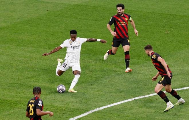 不仅是对小 不仅是对小