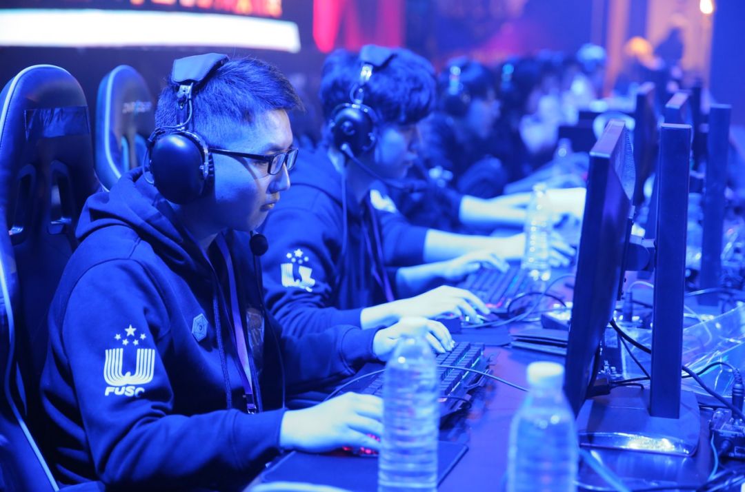 他们不仅展 他们不仅展