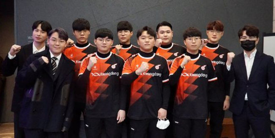 而他关键时 而他关键时